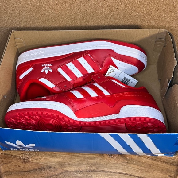 Adidas
Forum
Brand new - Picture 3 of 10